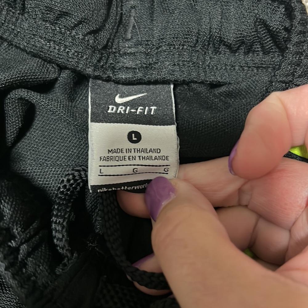 Boys size large Nike shorts - Picture 2 of 3